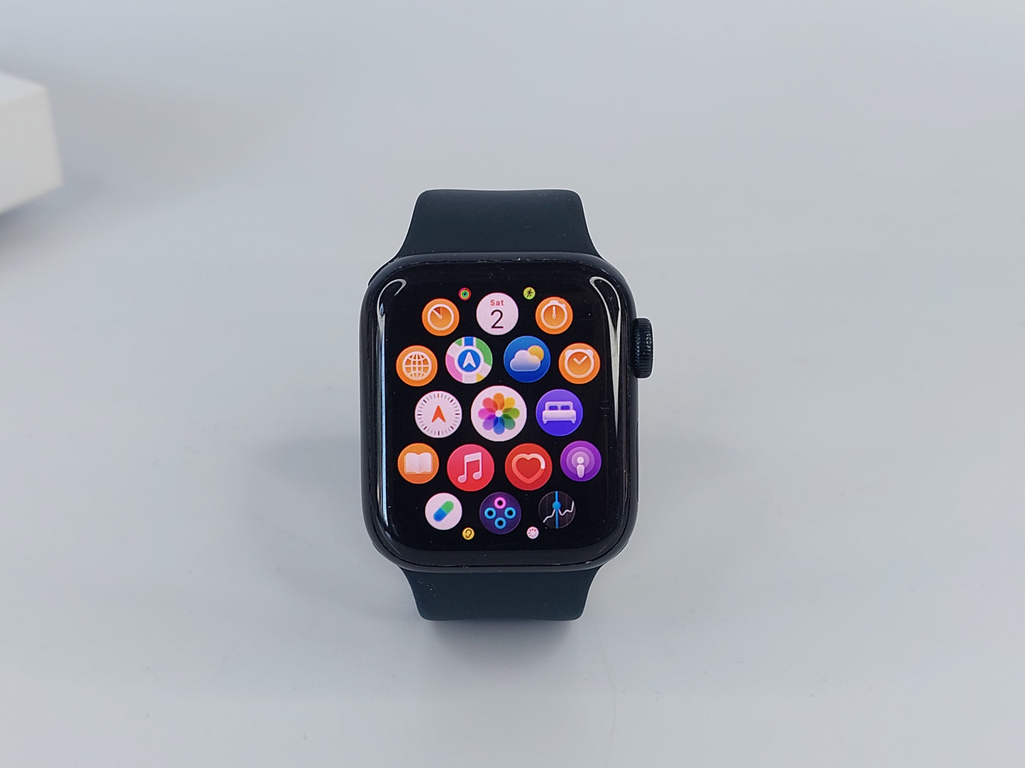 Apple Watch SE Gen. 2, 40 mm, 80% – gwiezdna szarość