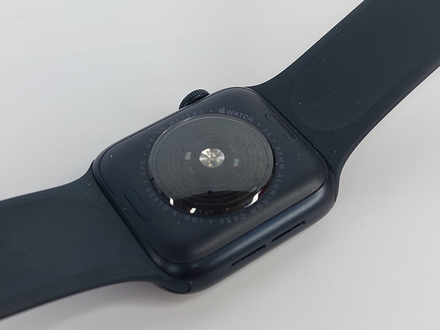 Apple Watch SE Gen. 2, 40 mm, 80% – gwiezdna szarość