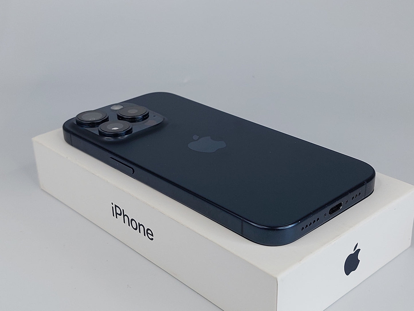 Apple iPhone 15 Pro